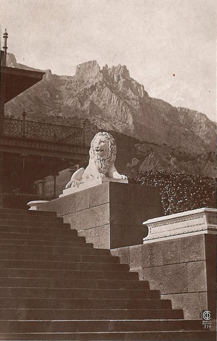 Открытка. Алупка. Вид на Ай-Петри с львиной террасы. 1937