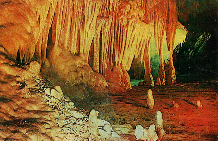 Новоафонская пещера. Геликтитовые узоры 
